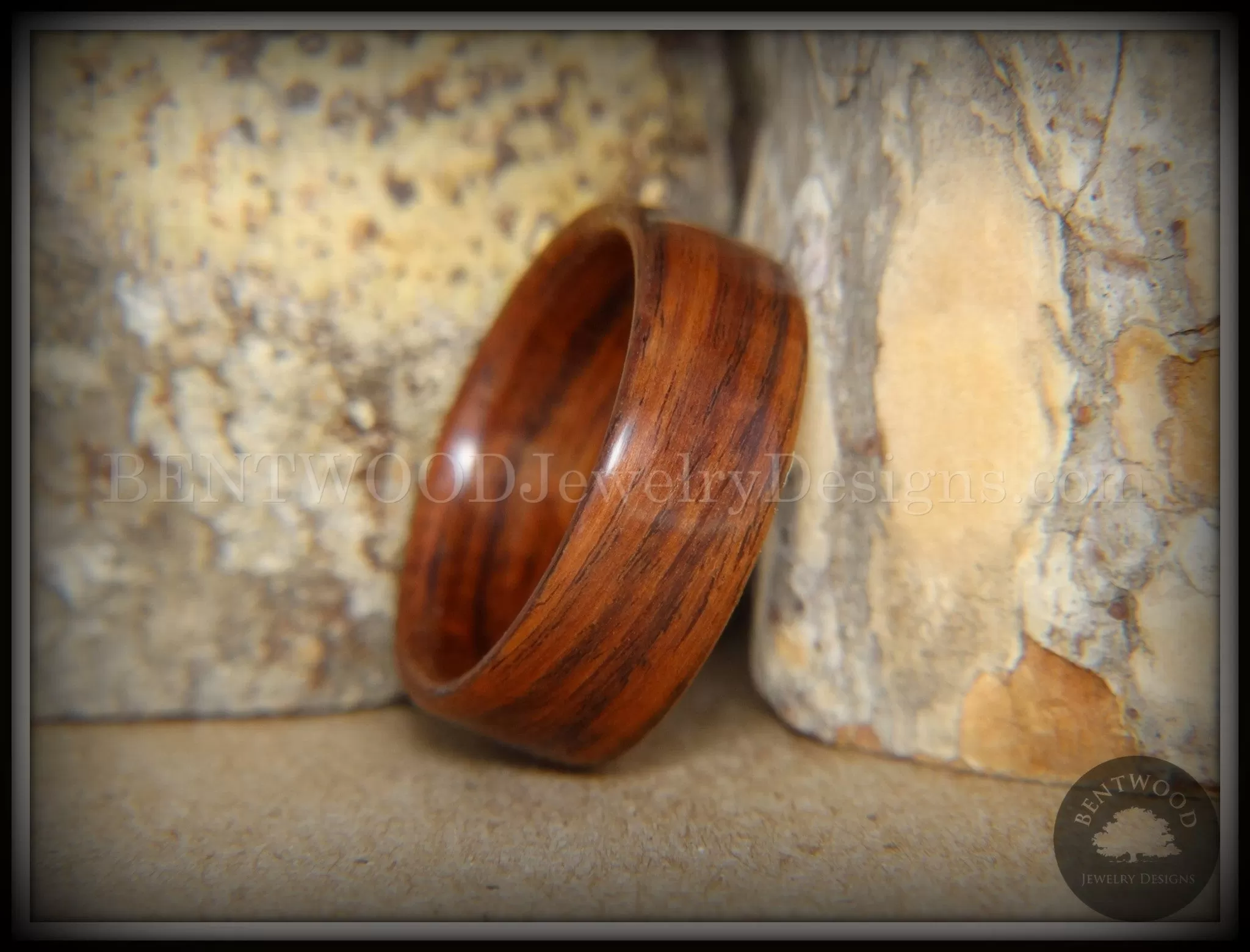 Bentwood Ring - Classic Rose S. American Rosewood Wood Ring