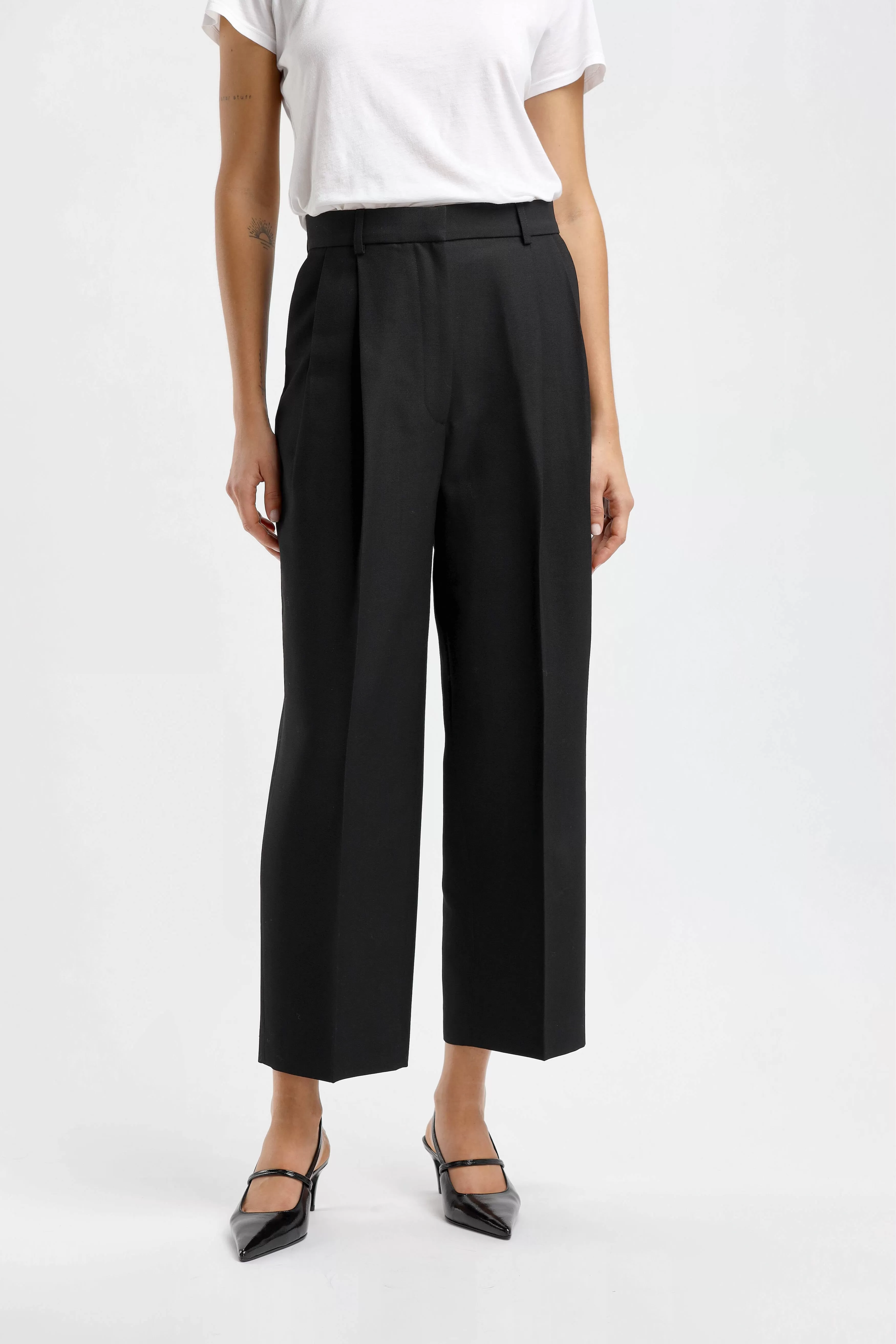 Hose Double-Pleated Crop in Schwarz