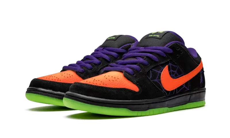 Nike SB Dunk Low "Night of Mischief"